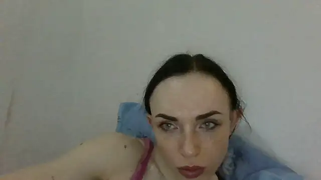 Trinsy_Love – Naživo chatovacia miestnosť