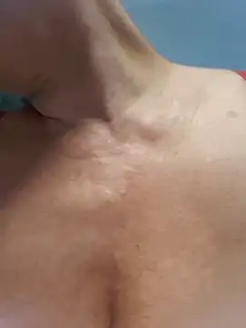 חדר צ'אט בשידור חי של lucillabollente
