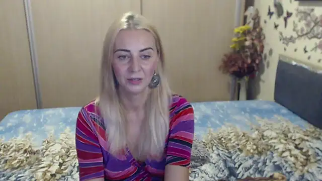 MirabelaSweet's Live Chat Room