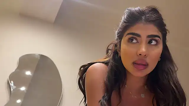 ArabicBarbie: вебкам-шоу