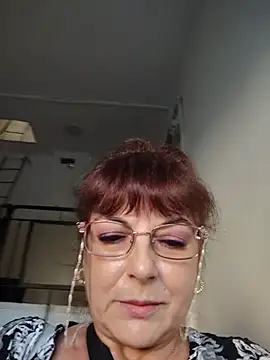 Živá chatovací místnost cutewoman67