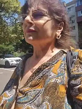 cutewoman67's Live Chat Room