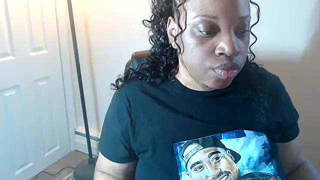 Sexymona1218's Live Chat Room