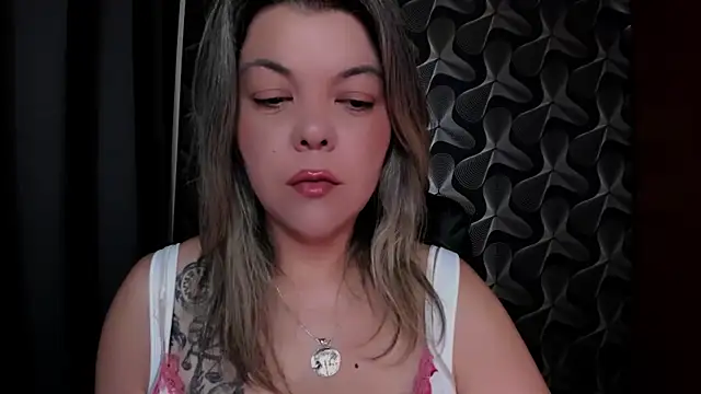 TheDomme Adlı Modelin Canlı Sohbet Odası
