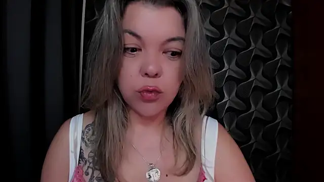 TheDomme Adlı Modelin Canlı Sohbet Odası