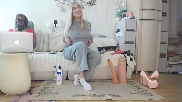 Prjskoviy Adlı Modelin Canlı Sohbet Odası