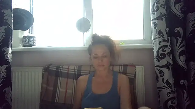 LindaStarS – Naživo chatovacia miestnosť