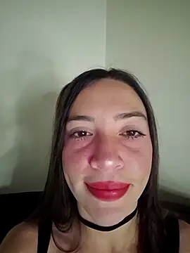 loveuu-bae Adlı Modelin Canlı Sohbet Odası