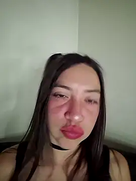 loveuu-bae Adlı Modelin Canlı Sohbet Odası
