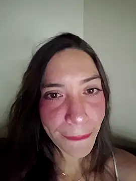 חדר צ'אט בשידור חי של loveuu-bae