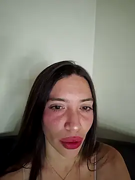 loveuu-bae – Naživo chatovacia miestnosť