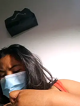 Živá chatovací místnost Artinah22