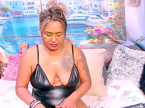 indiansparkle Adlı Modelin Canlı Sohbet Odası
