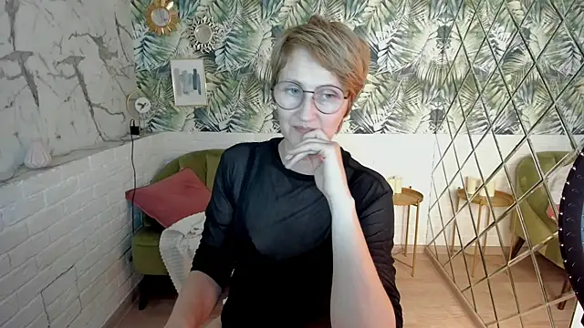 Paris_Cherry's Live Chat Room