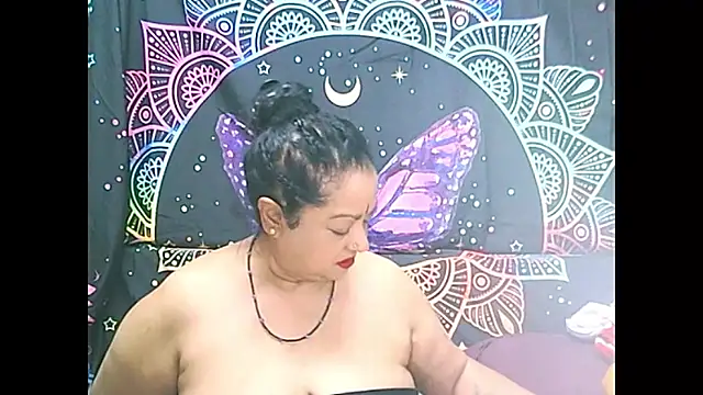 Sala de chat ao vivo de matureindian