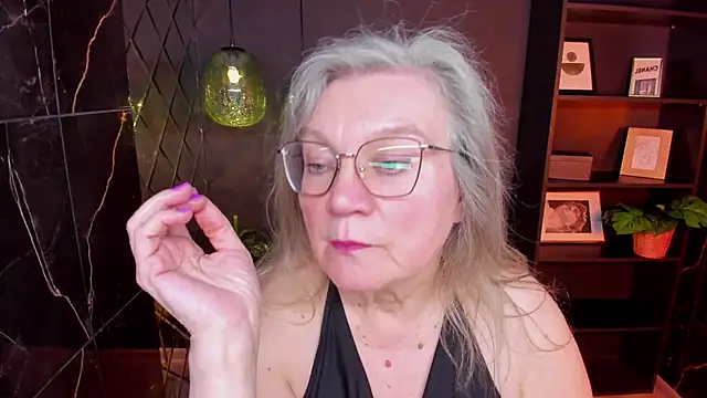 NataliMellow's Live Chat Room
