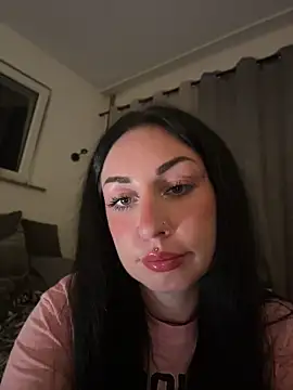 Estherjizz 现场聊天室