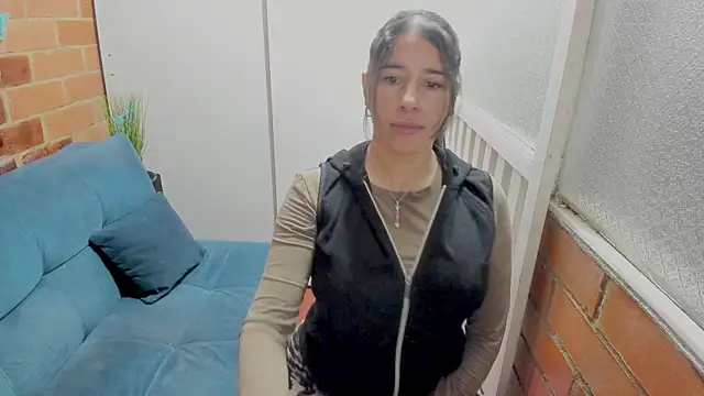 Penelope47's Live Chat Room