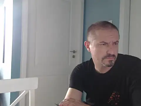 MisterFaithRO Live Chatraum