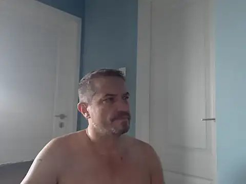 MisterFaithRO Live Chatraum