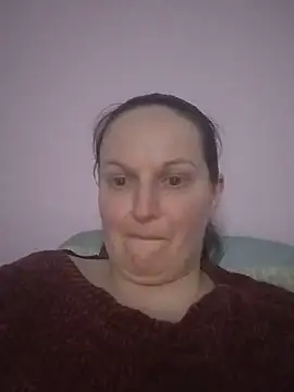 BustyLadyAlma 실시간 채팅방