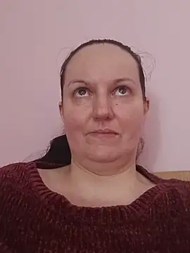 BustyLadyAlma লাইভ চ্যাট রুম
