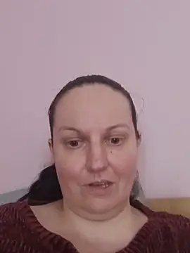 BustyLadyAlma – Naživo chatovacia miestnosť