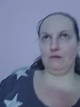 BustyLadyAlma 실시간 채팅방
