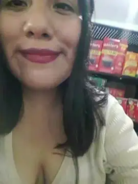 Chat soba uživo modela Kalani_Engel