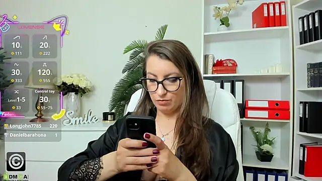 amayawest's Live Chat Room