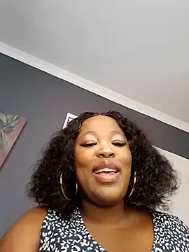 SWEETDOLLY29XX's Live Chat Room
