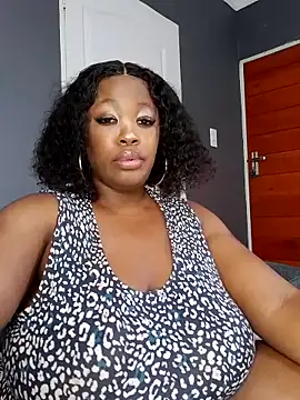 SWEETDOLLY29XX – Naživo chatovacia miestnosť