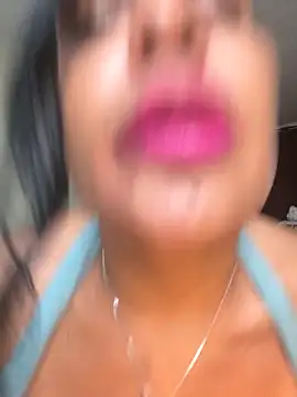Latina-miss লাইভ চ্যাট রুম