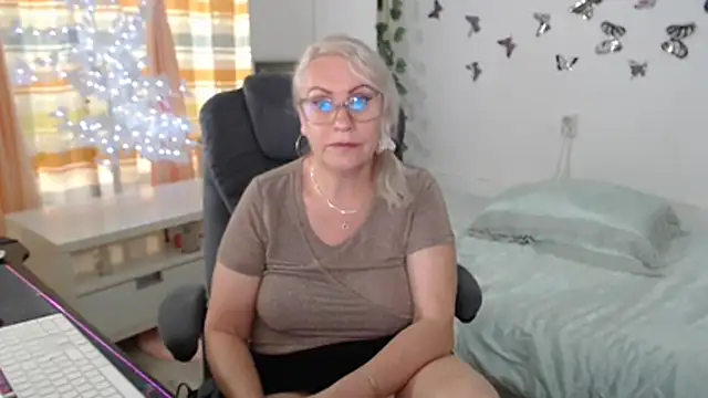 Ghertrude52's Webcam Show