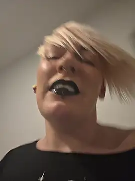 PinkTheHawk Cameră chat live