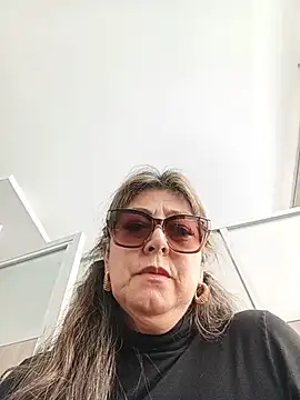 Živá chatovací místnost emma_tour