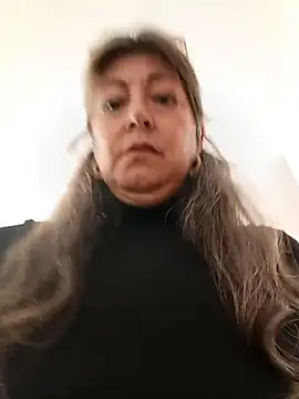 emma_tour Adlı Modelin Canlı Sohbet Odası