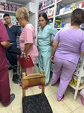 Seks show uživo modela kandalove na kameri