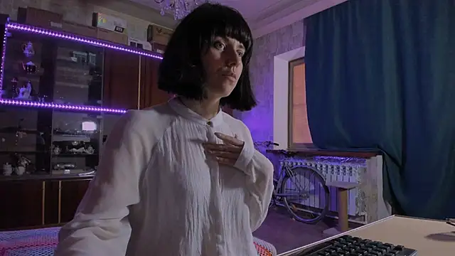 חדר צ'אט בשידור חי של pa1e_pr1ncess