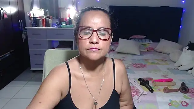 pervert_mommy_ – live sex-cam-show