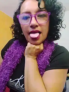 scarlet_wet – live chatrum