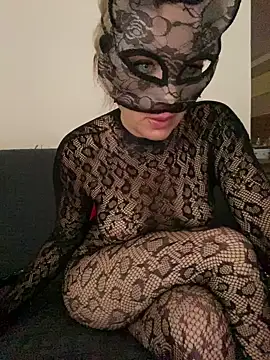 ShahikaShakeel: онлайн-чат