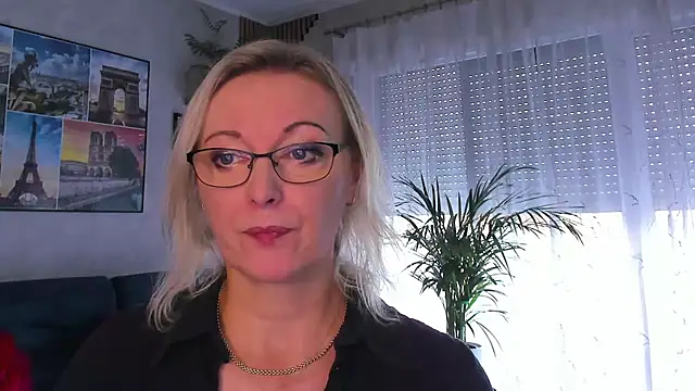 vanessa_chat: δωμάτιο απευθείας συνομιλίας