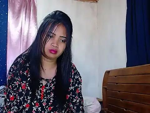 عرض كام Princess_Ariahsquirty الجنسي المباشر