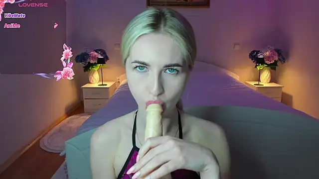 Julie_Blaze Adlı Modelin Canlı Sohbet Odası