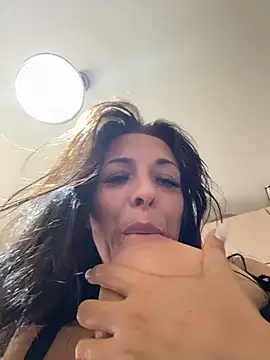 Almmaxxxx 现场聊天室