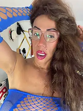 YOURSDEBORA's Live Sex Cam Show