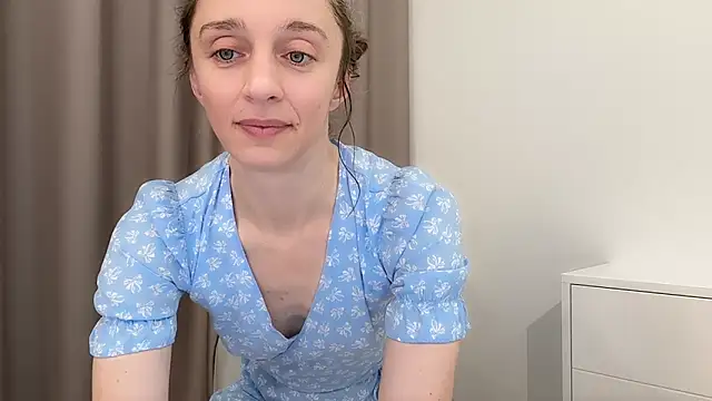 Pokój czatu na żywo – ShySchoolGirl