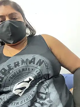 Sala de chat ao vivo de LouleyRani_