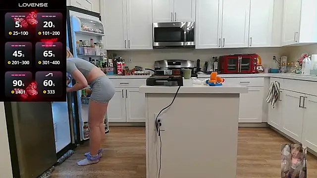 Blondiewithanass: онлайн-чат